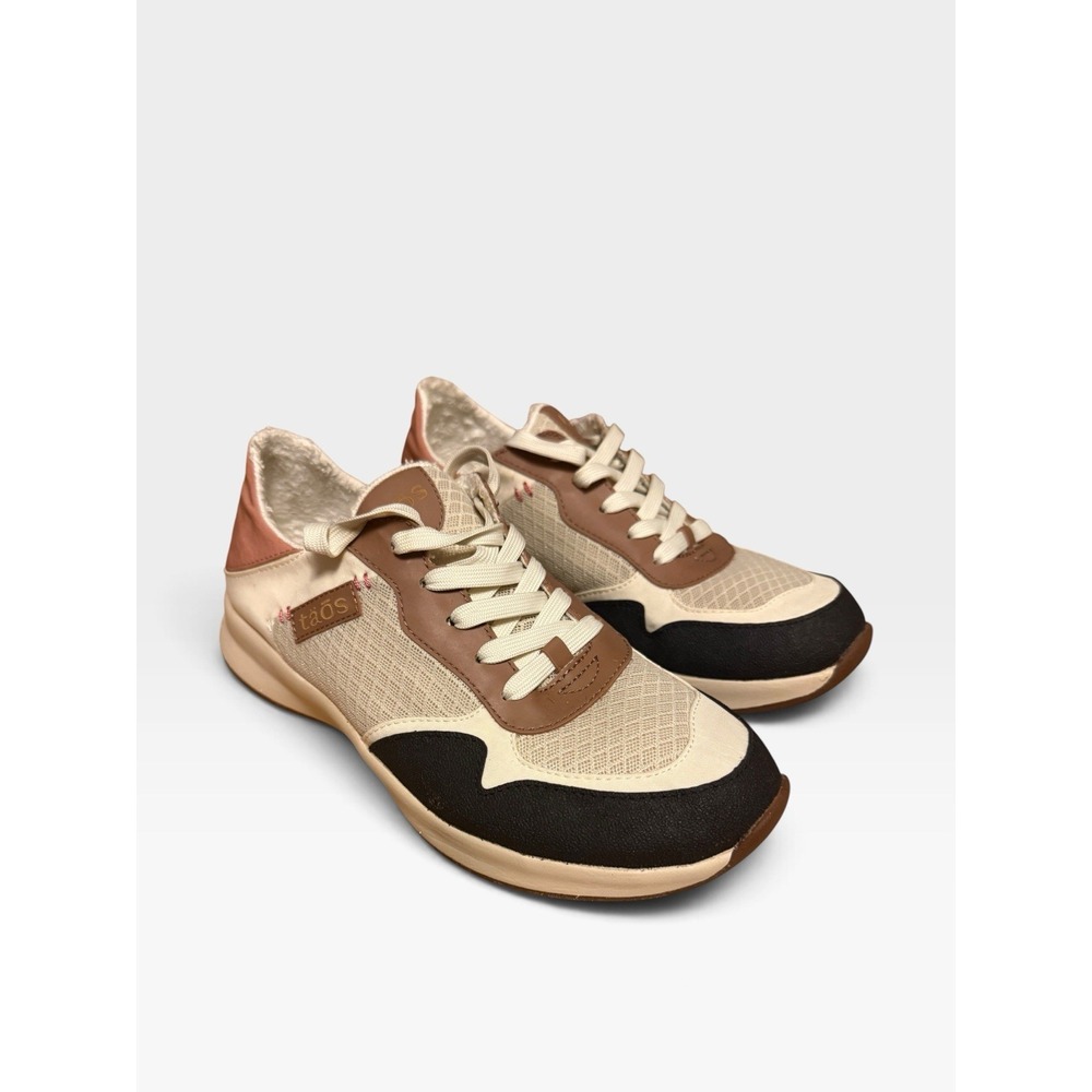 Taos Direction Women's 7.5 Beige Rosette Multi Comfort Walking Sneakers Display